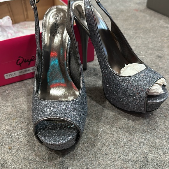 Heels - Picture 2 of 6